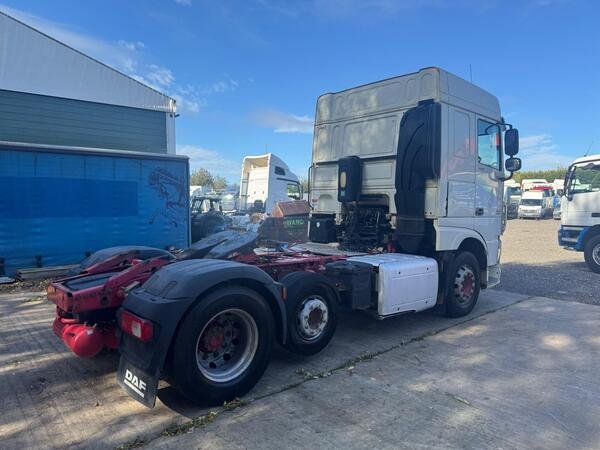 2016 DAF XF 105 440 6x2 10.8 - Image 4