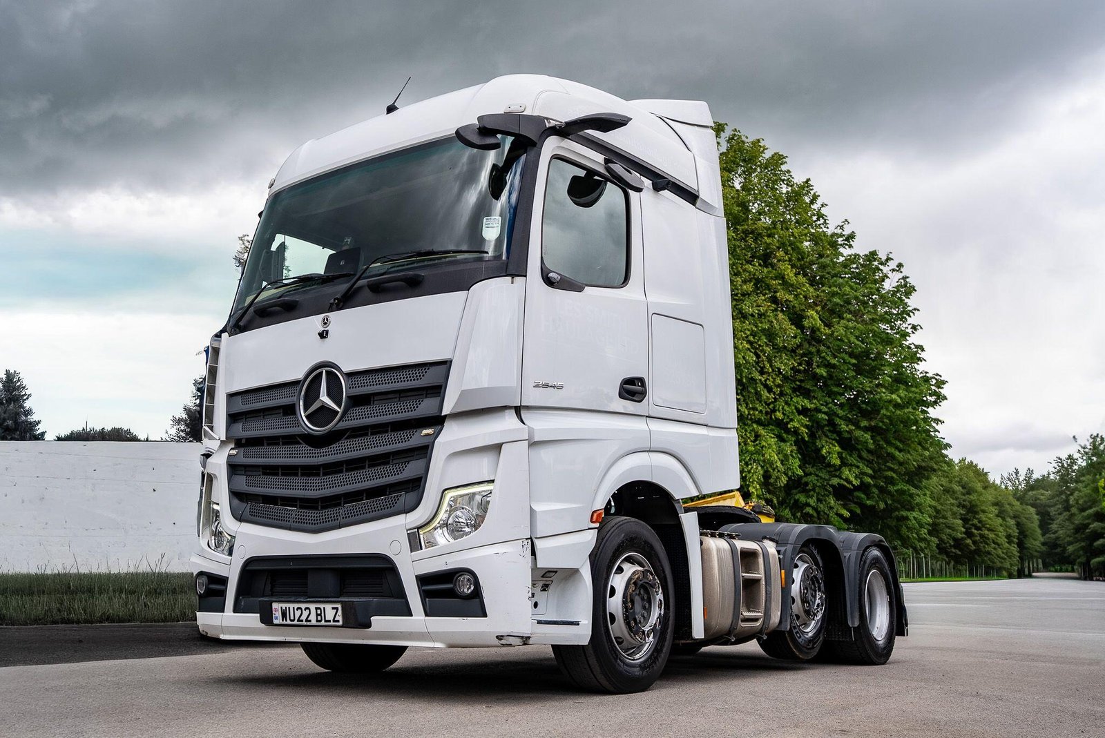 2022 Mercedes-Benz Trucks Actros - Image 2