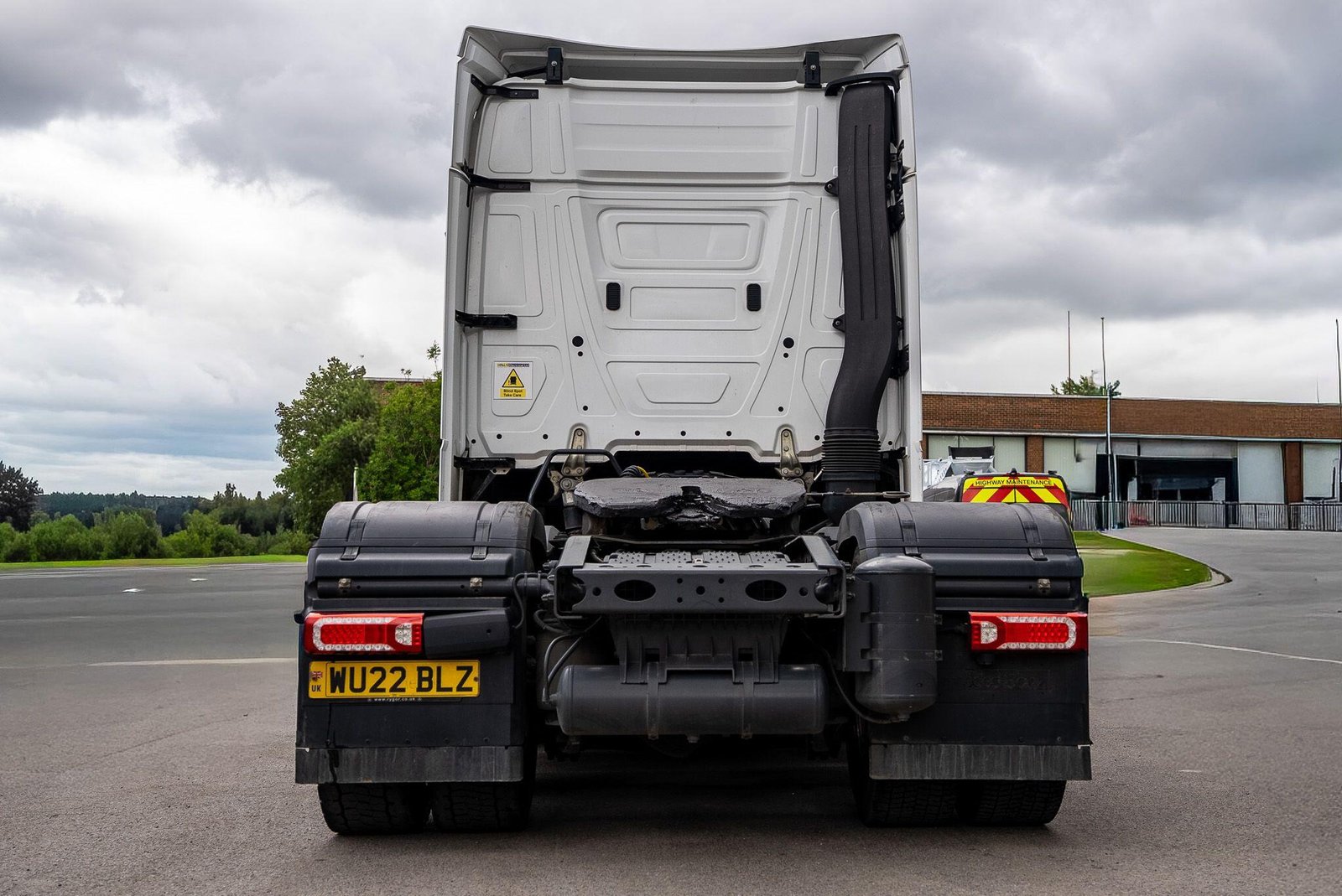 2022 Mercedes-Benz Trucks Actros - Image 3
