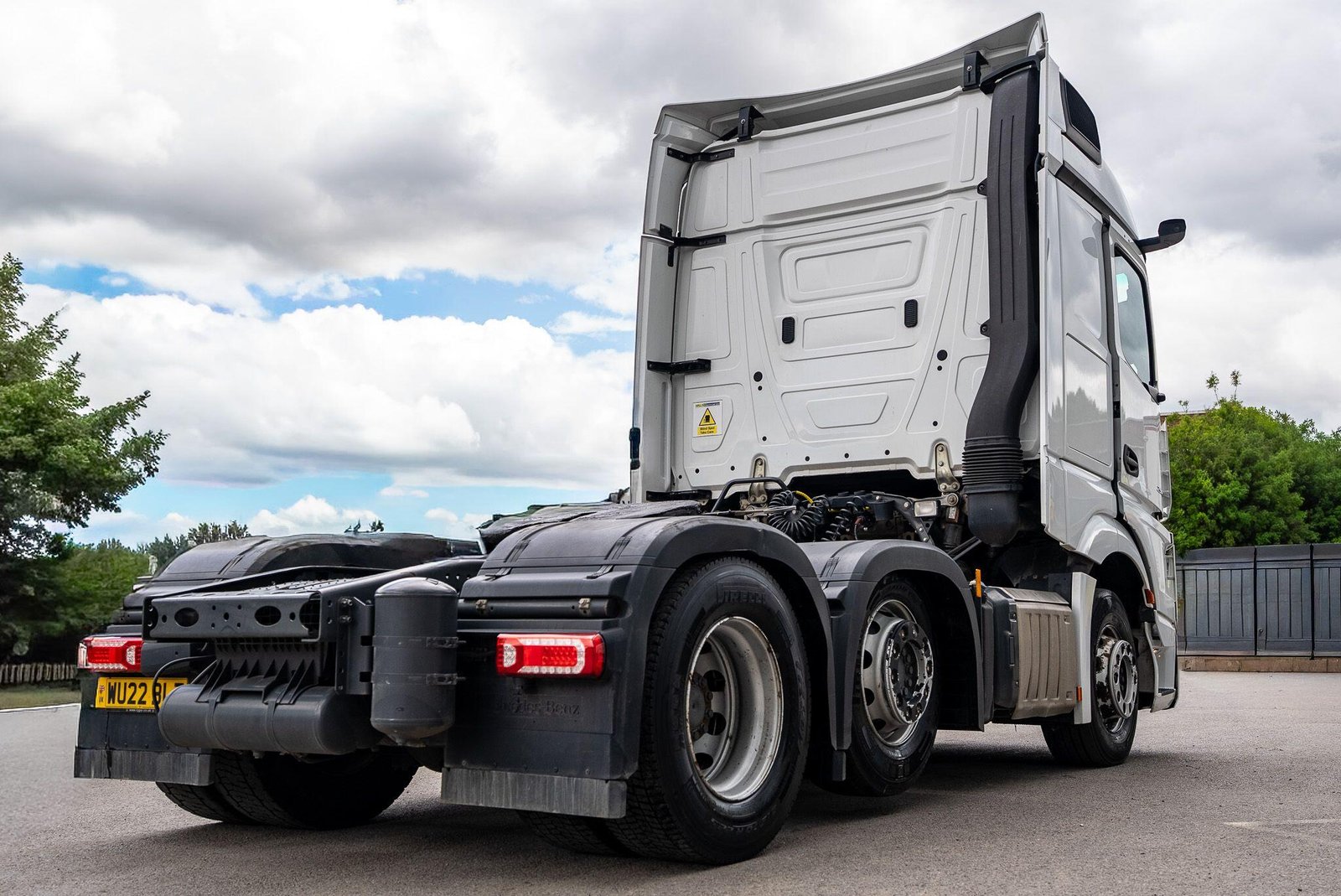 2022 Mercedes-Benz Trucks Actros - Image 4